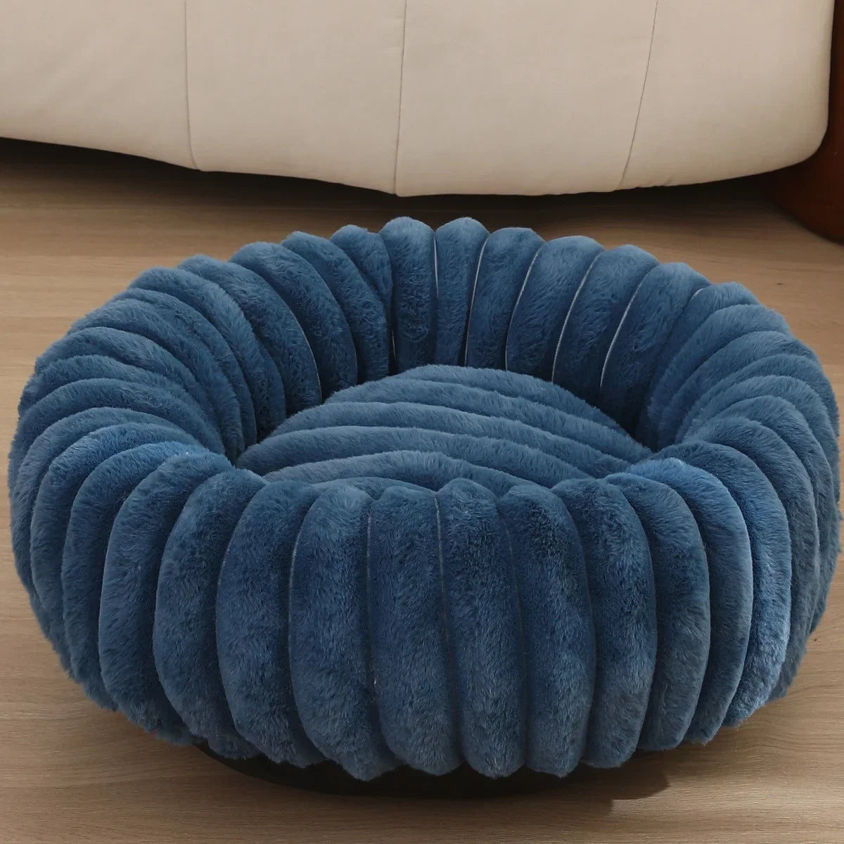 Haven Round Plush Pet Bed — Compact